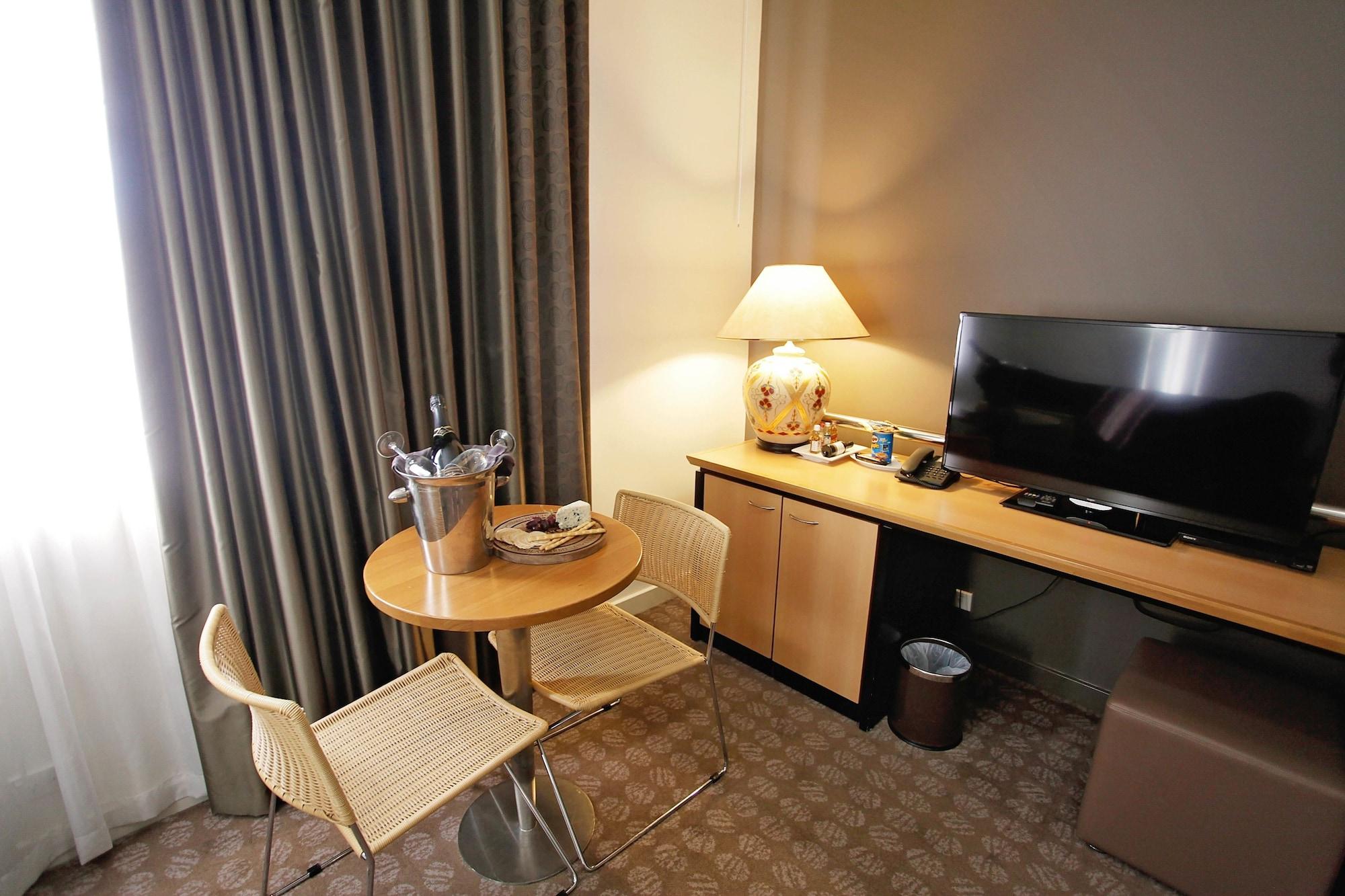 Golden Pebble Hotel Wantirna Экстерьер фото