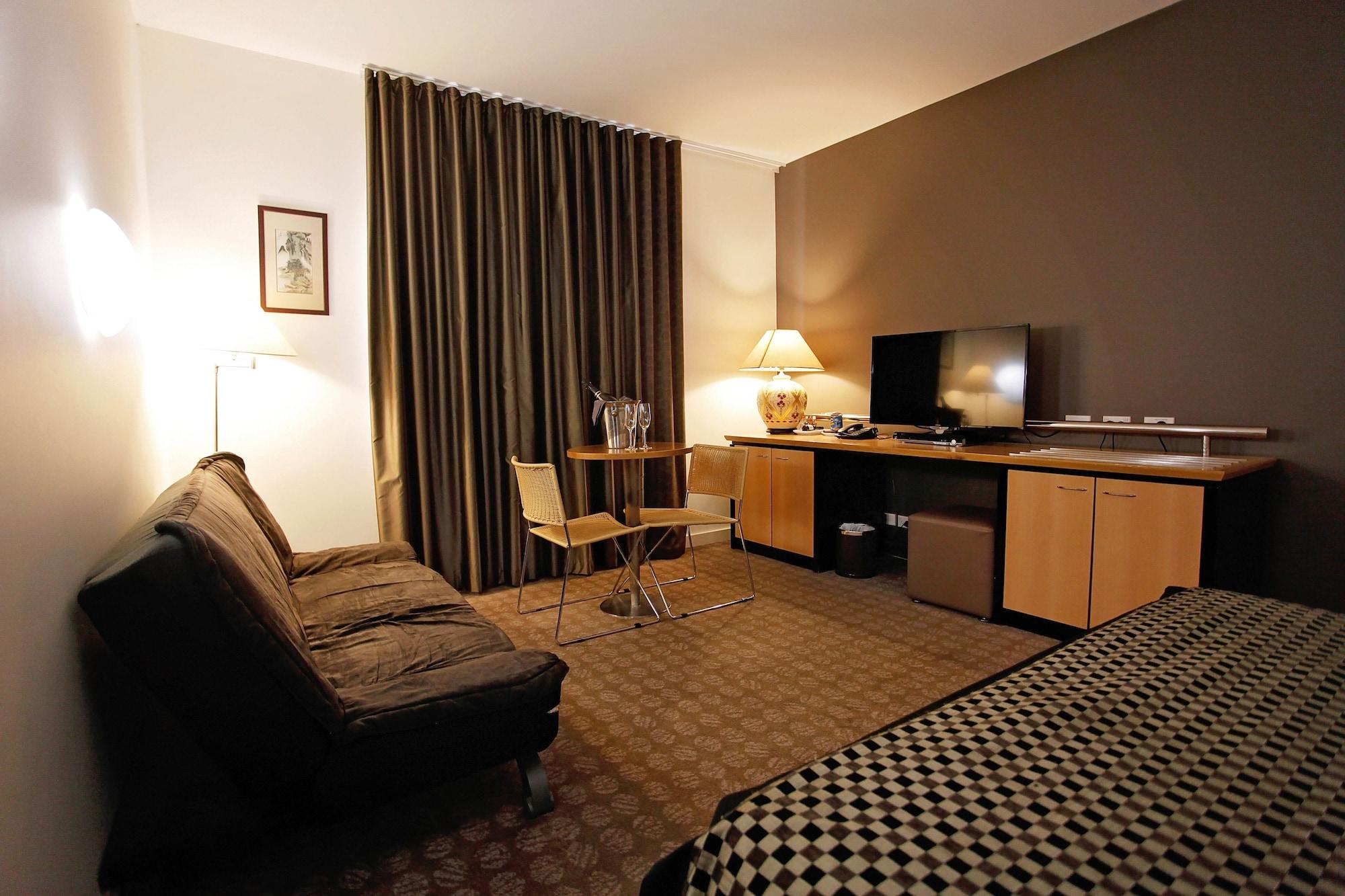 Golden Pebble Hotel Wantirna Экстерьер фото