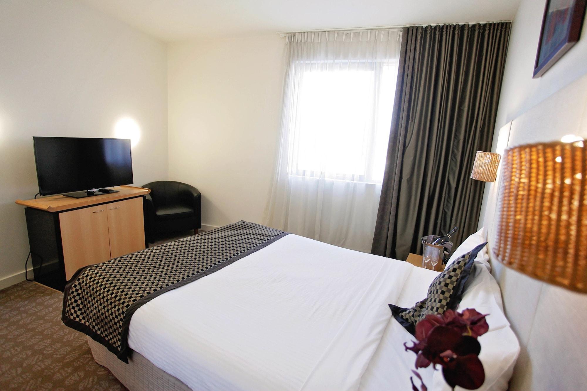 Golden Pebble Hotel Wantirna Экстерьер фото