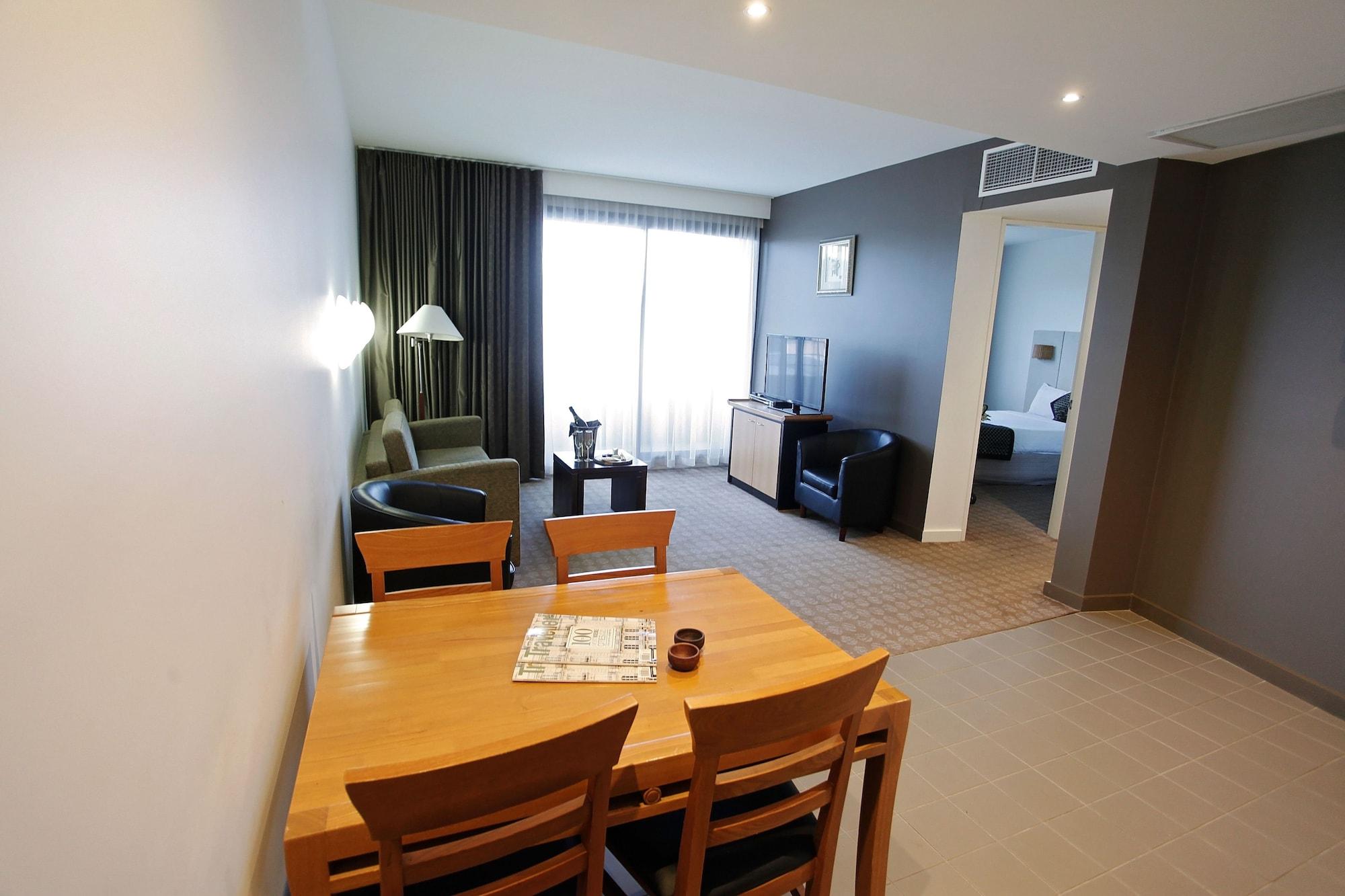 Golden Pebble Hotel Wantirna Экстерьер фото
