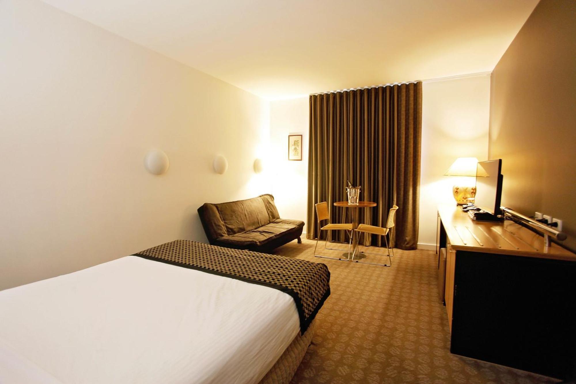 Golden Pebble Hotel Wantirna Номер фото