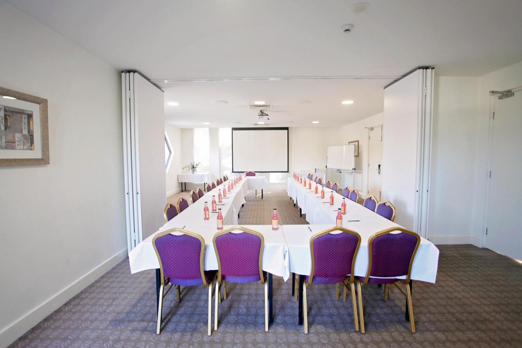 Golden Pebble Hotel Wantirna Экстерьер фото