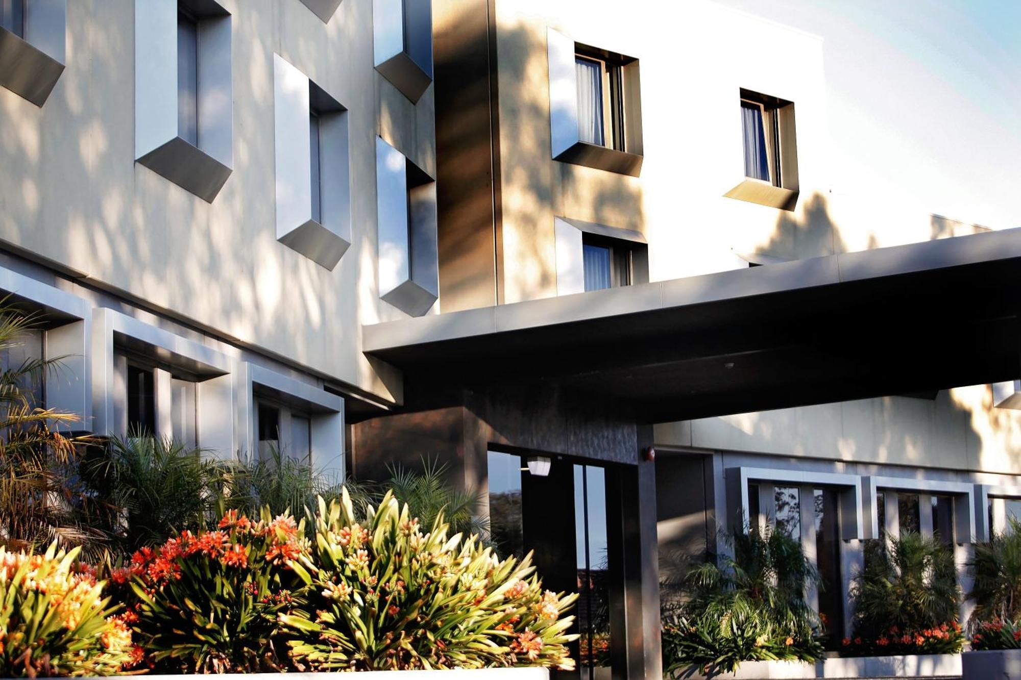 Golden Pebble Hotel Wantirna Экстерьер фото