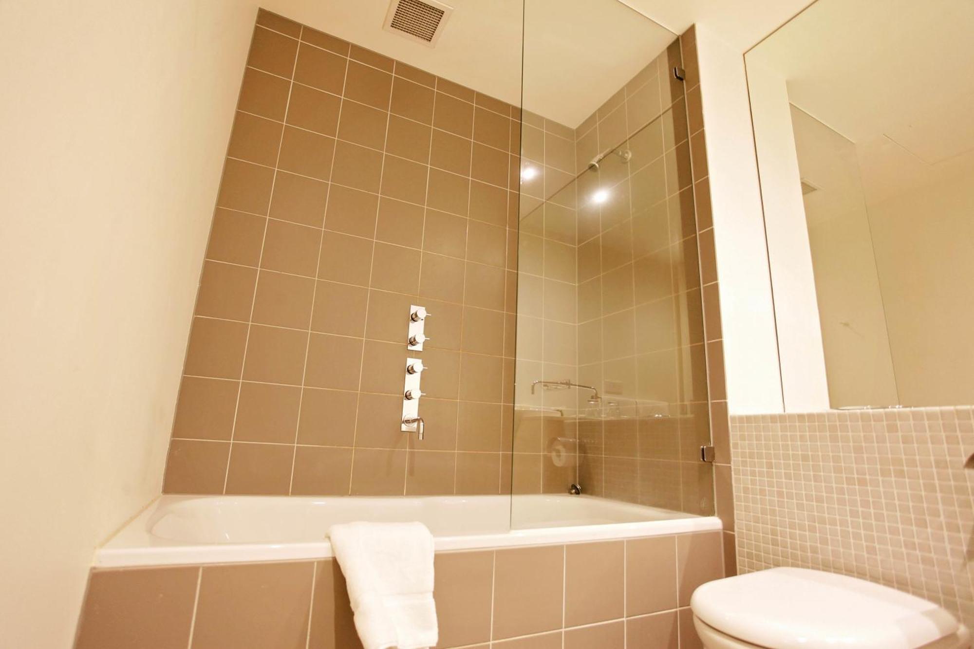 Golden Pebble Hotel Wantirna Номер фото
