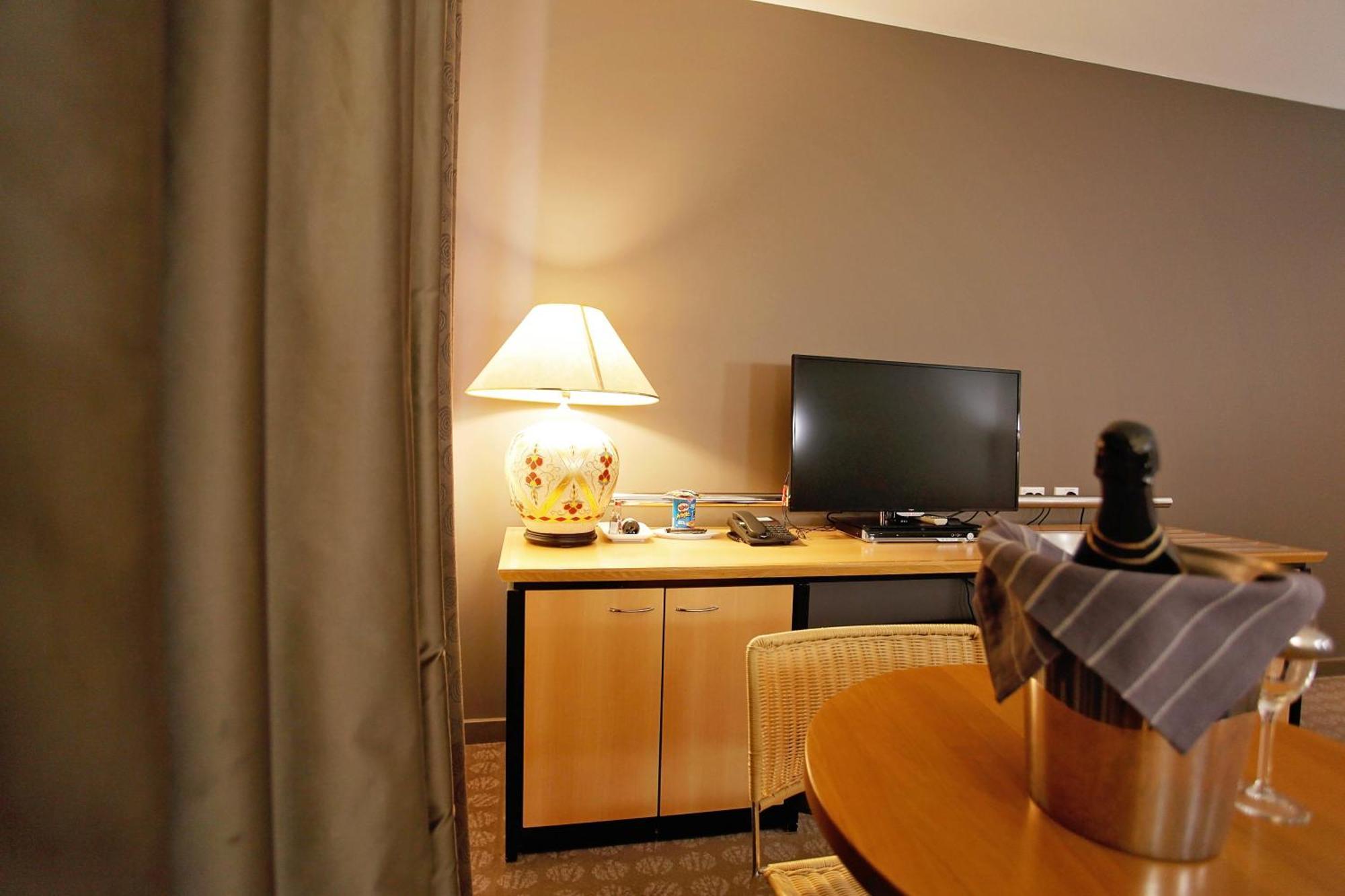 Golden Pebble Hotel Wantirna Номер фото