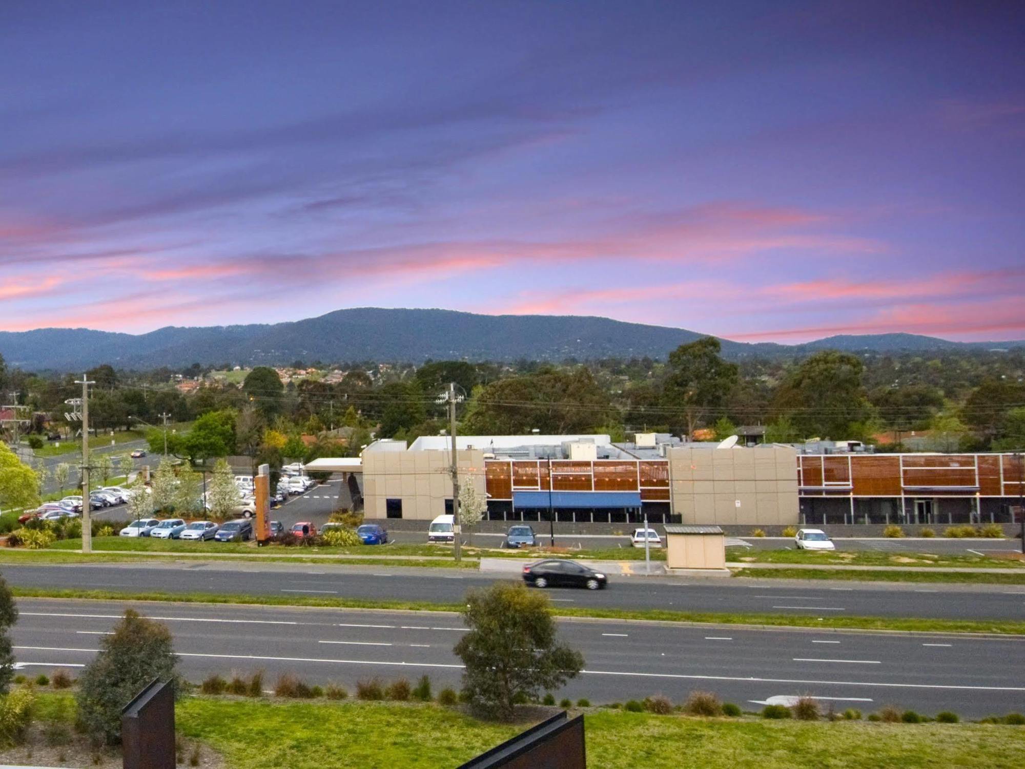 Golden Pebble Hotel Wantirna Экстерьер фото