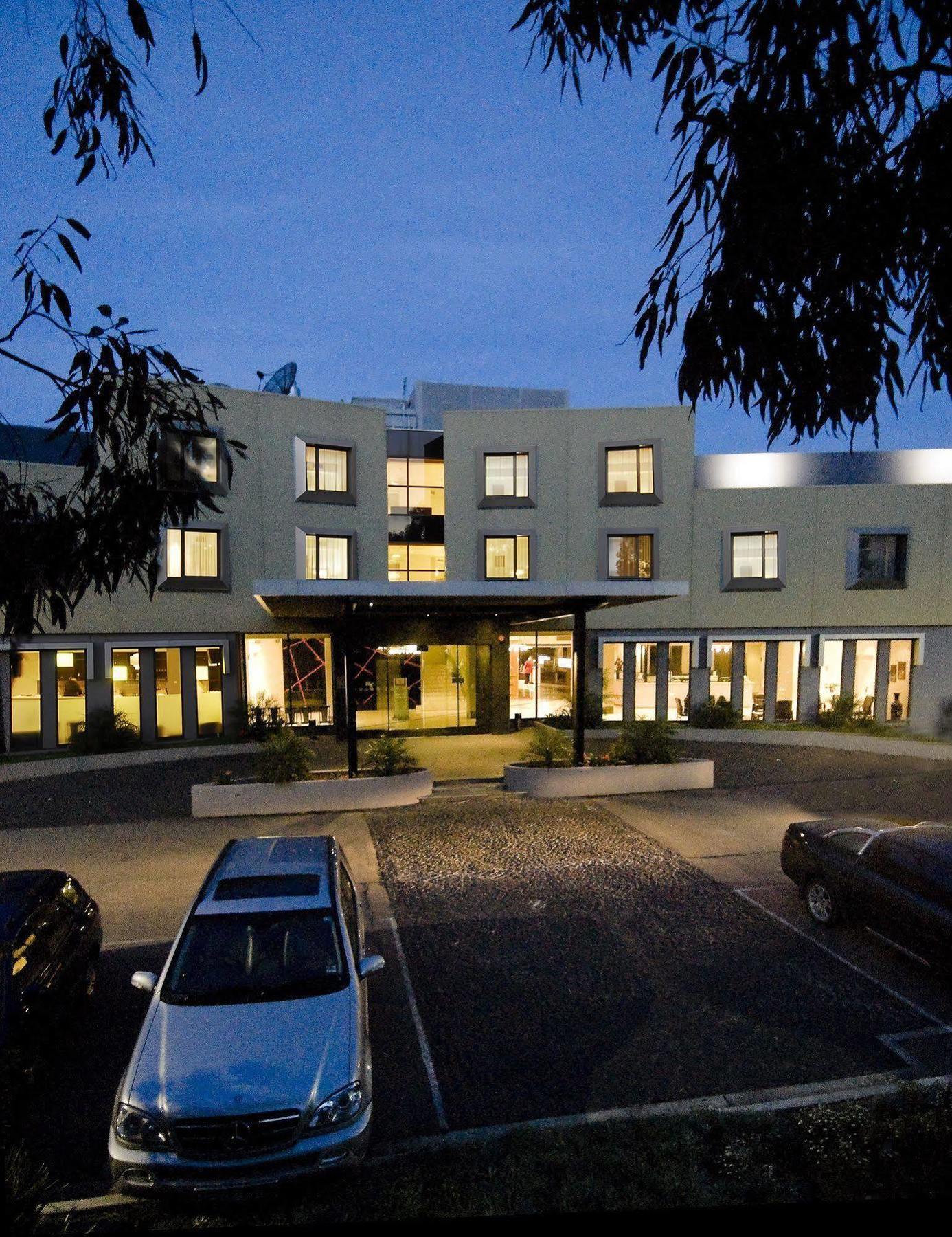 Golden Pebble Hotel Wantirna Экстерьер фото