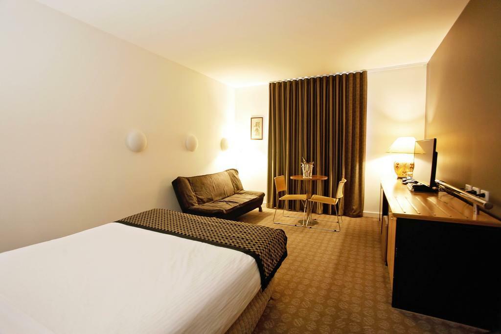 Golden Pebble Hotel Wantirna Экстерьер фото
